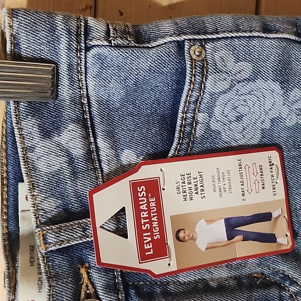 Levi Strauss Jeans Size 6 Girls NWT ankle Straight - Picture 3 of 6